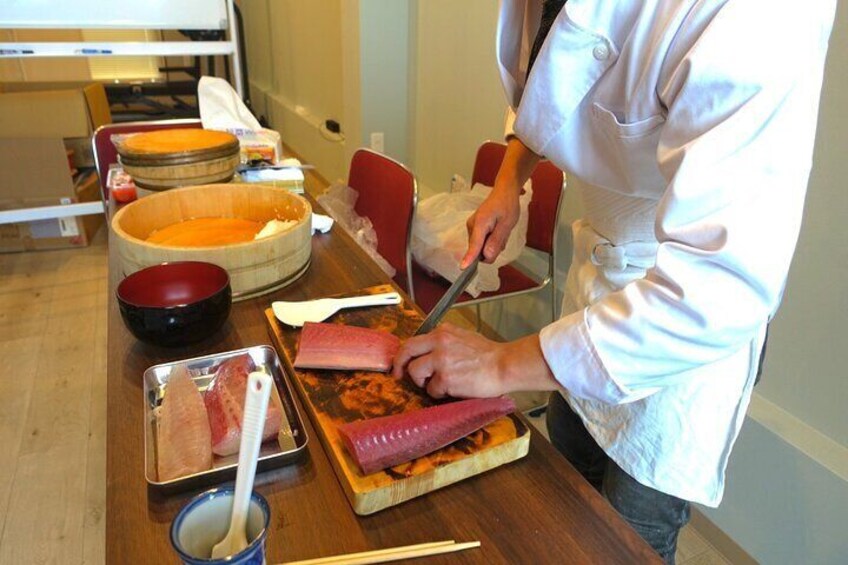 Sushi Making Experience with a Sushi Chef
