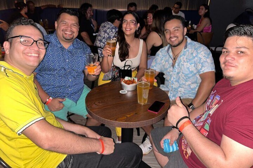 Bar tour in El Cangrejo with Bar Hopping Panama