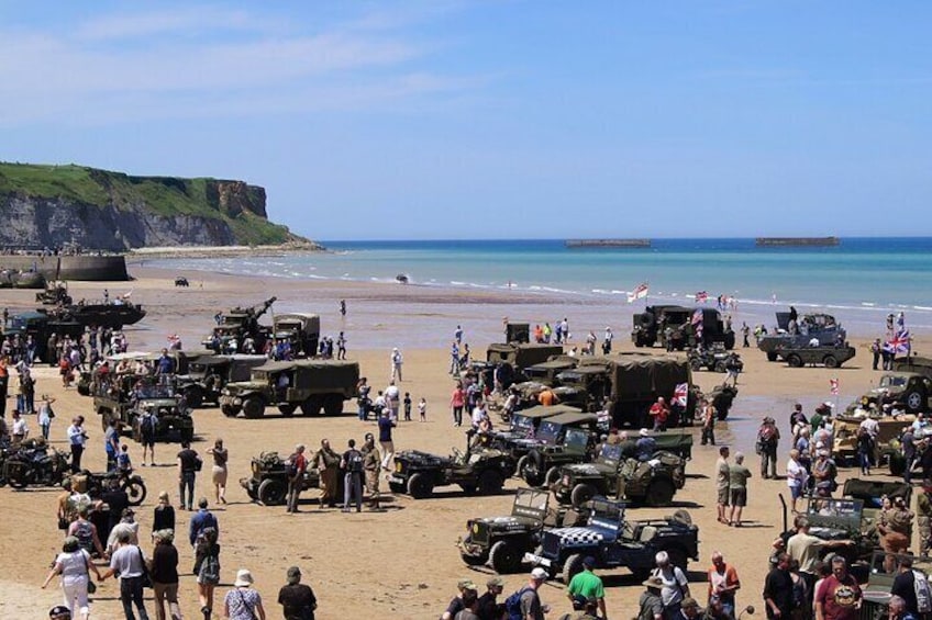 Private tour Normandy D-Day Landing Beaches Guided from Paris