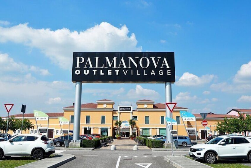 Private Shopping Tour from Trieste to Palmanova Outlet Village