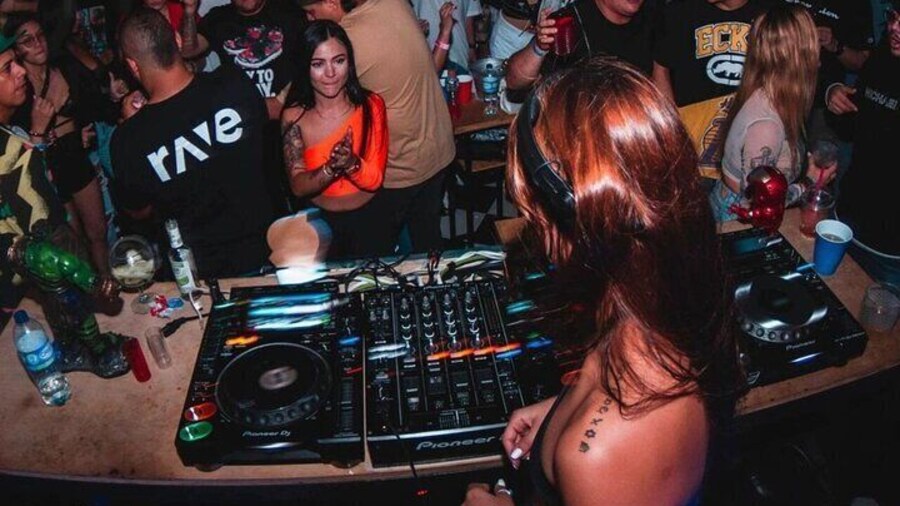 A night in Medellin with Rooftops and Nightclubs of El Poblado