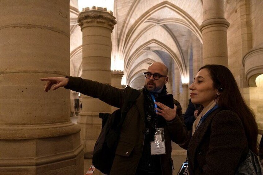 Sainte-Chapelle and Conciergerie Guided Tour with Ticket in Paris