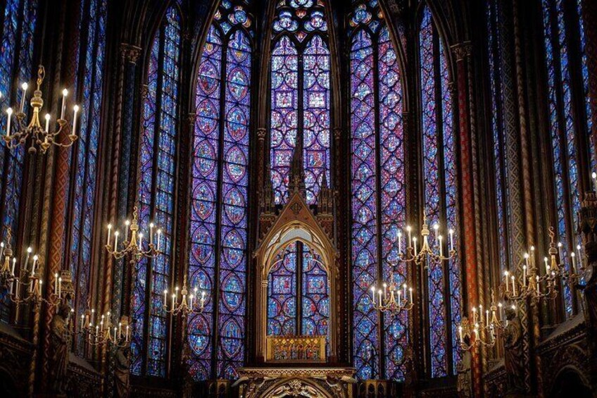 Sainte-Chapelle and Conciergerie Guided Tour with Ticket in Paris