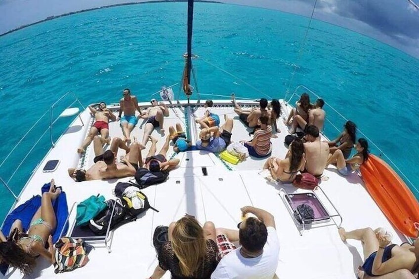 Catamaran Tour to Isla Mujeres from Cancún with Bar and Lunch