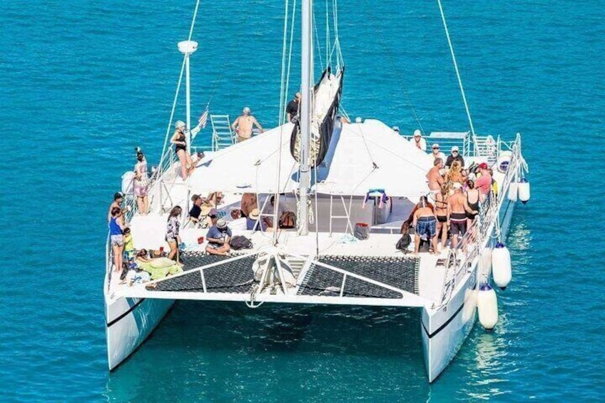 Catamaran Tour to Isla Mujeres from Cancún with Bar and Lunch