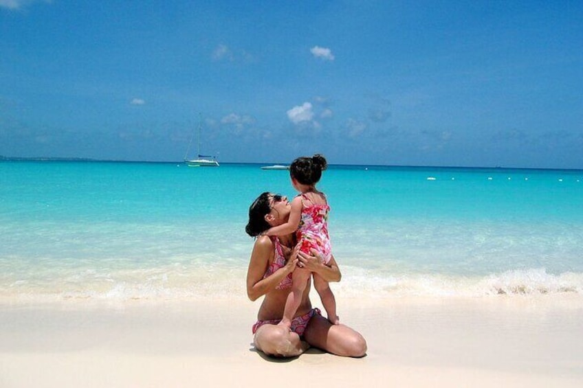 Catamaran Tour to Isla Mujeres from Cancún with Bar and Lunch