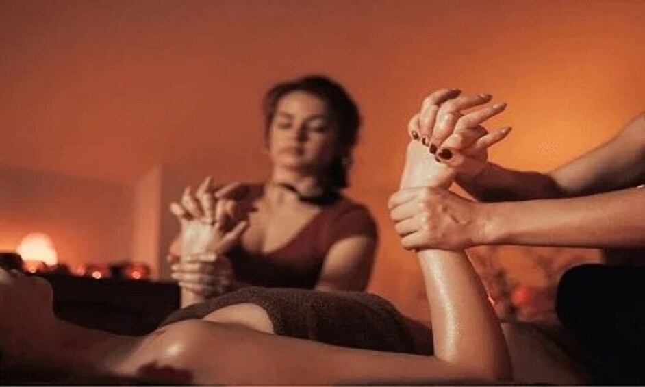 Vietnam: Dry Four-Hand Massage