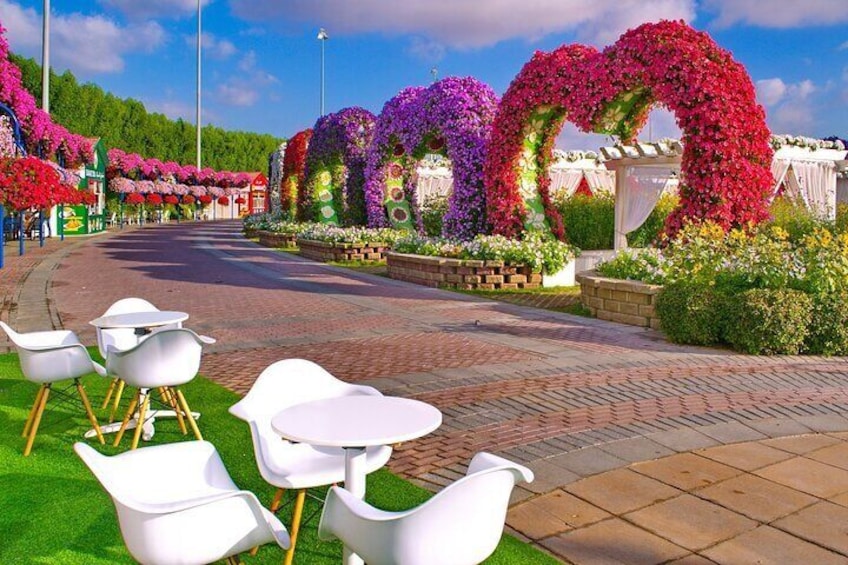 Miracle Garden and Global Village Private Tour with Food