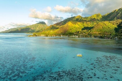 Moorea Sunset Boat Trip