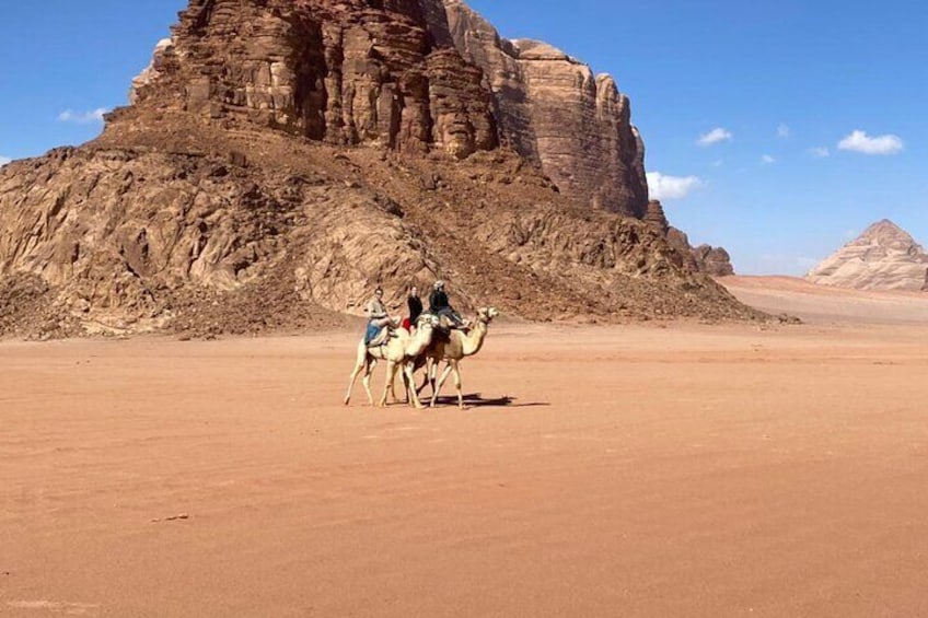  4 Hours Jeep Tour with Overnight in Bedouin Camp and Dinner