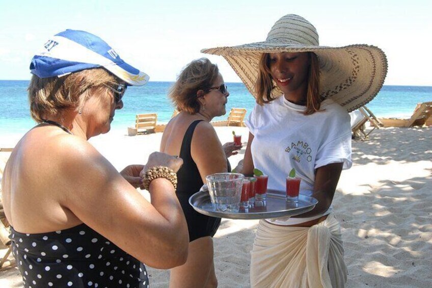 Ocho Rios Bamboo Beach Club VIP Access with Lunch and Cocktails