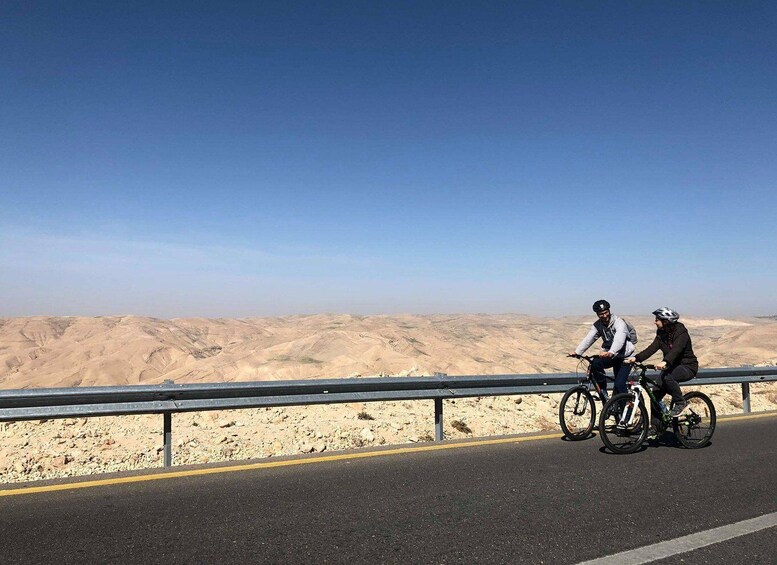 Madaba: Guided Cycling Tour from Nebo to Mukawer