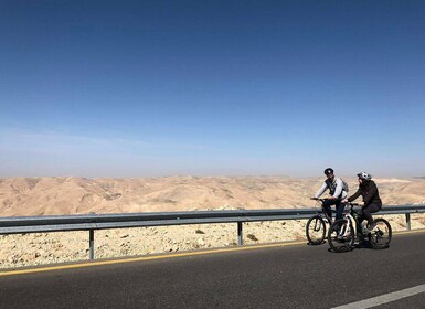 Madaba : Visite guidée à vélo de Nebo à Mukawer