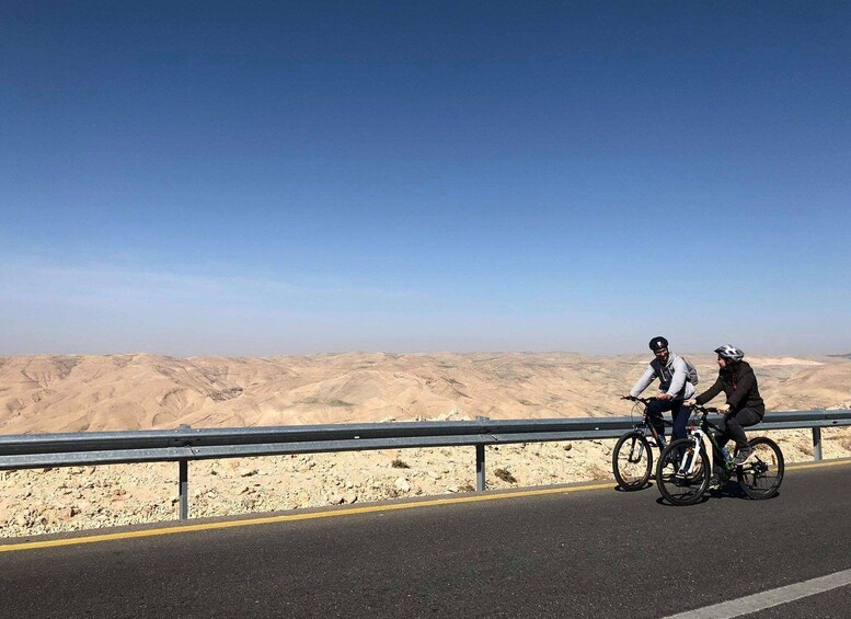 Madaba: Guided Cycling Tour from Nebo to Mukawer