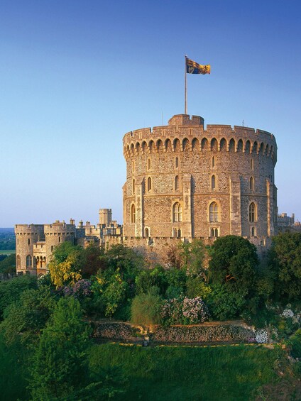 From London: Guided tour to Windsor Castle & Afternoon Tea