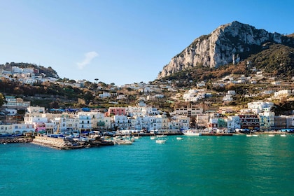 De Sorrente : Billet de ferry aller-retour à Capri et Positano