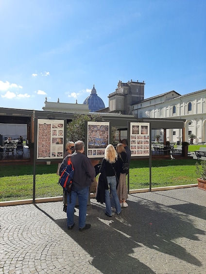 Picture 3 for Activity Rome: Sistine Chapel Evening Tour with Skip-the-Line Access