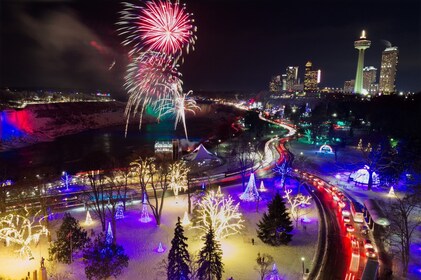 De Toronto : Winter Festival of Lights Niagara Falls Evening Tour