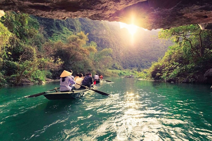 Vietnam: Full-Day Trang An Complex and Bai Dinh Pagoda From Hanoi