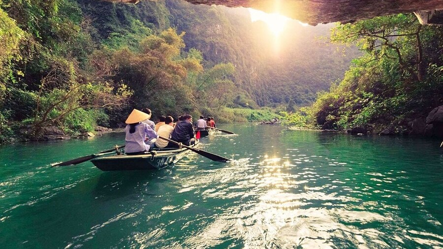 Vietnam: Trang An Boat, Bai Dinh Pagoda And Mua Cave