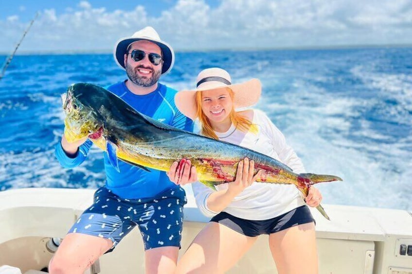 Fishing And Eating Straight From The Sea ( SAONA ISLAND AND PALMILLA)