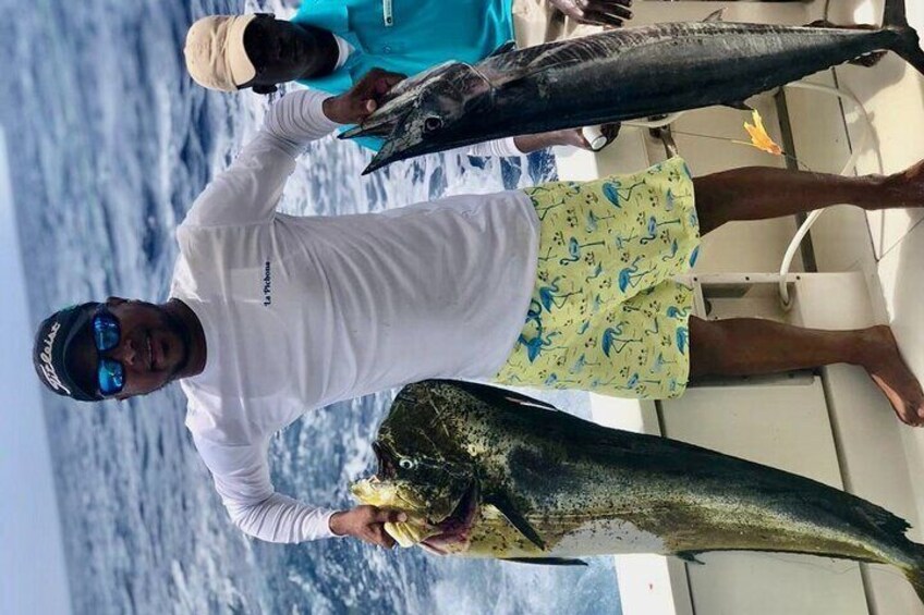 Fishing And Eating Straight From The Sea ( SAONA ISLAND AND PALMILLA)