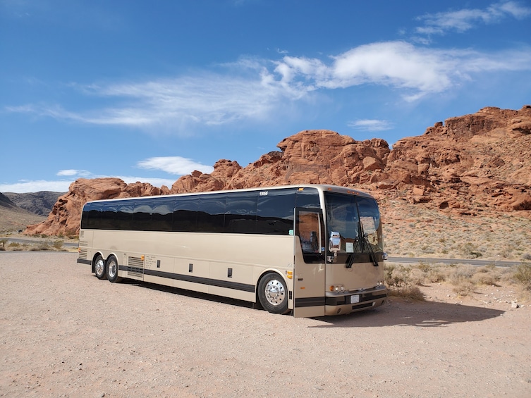Lower Antelope Canyon & Horseshoe Bend Tour From Vegas with Lunch
