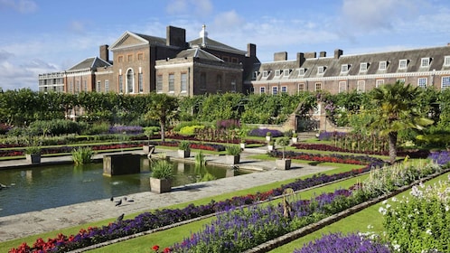 London: VIP Kensington Palace & Gardens Royal Tea Experience