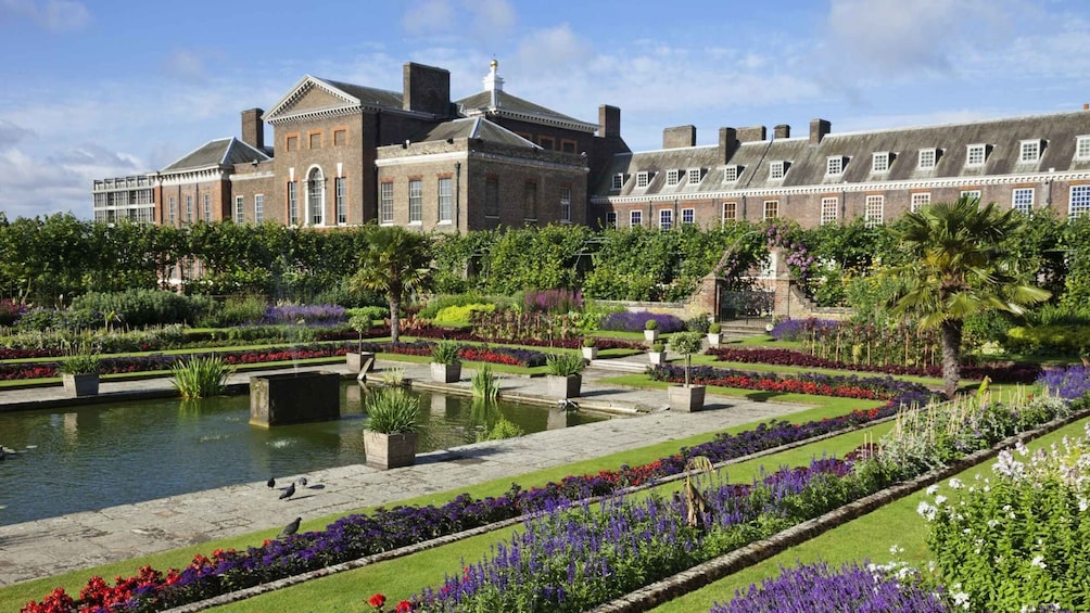 London: VIP Kensington Palace Gardens Tour and Royal Tea