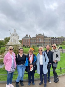 London: VIP Kensington Palace Gardens Tour and Royal Tea