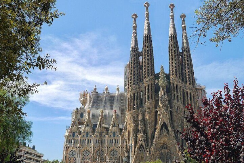 The tour of Barcelona Modernism and Gothic Quarter