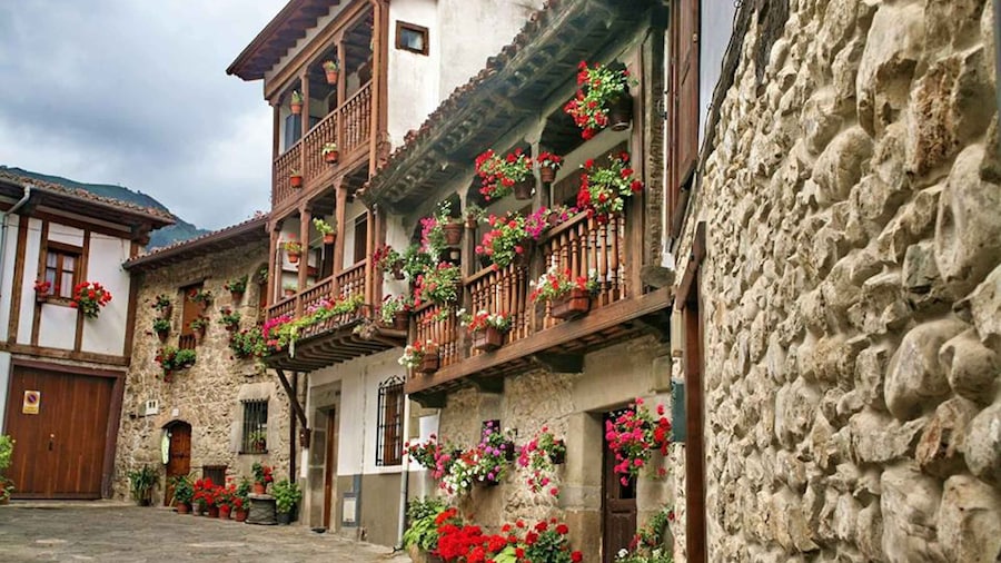 From Santander: Potes, Santillana and Altamira Day Tour
