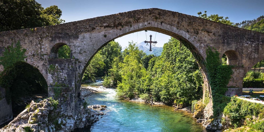 From Santander or Llanes: Covadonga Lakes & Cangas de Onis