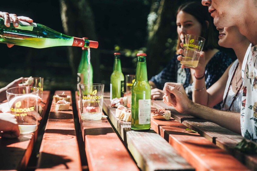 Picture 5 for Activity San Sebastián: Traditional Cider House Tour with Lunch