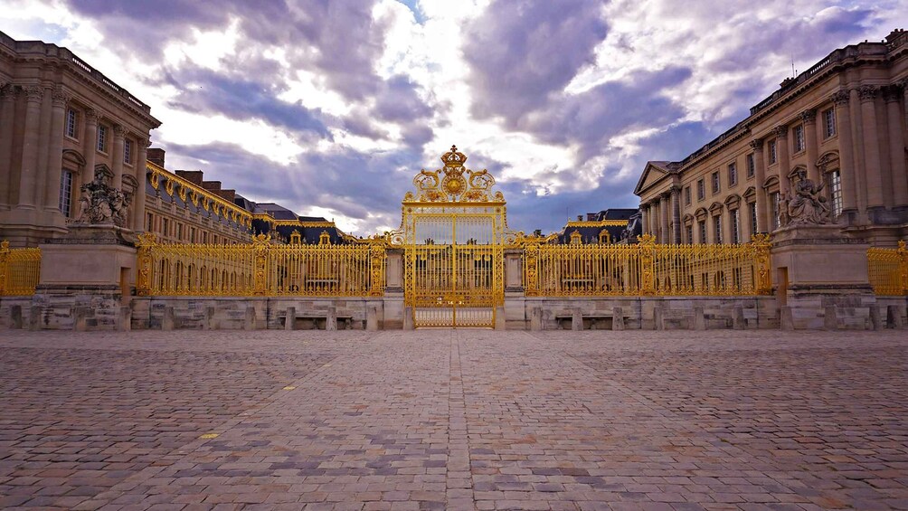 Picture 1 for Activity From Paris: Versailles Palace and Gardens Guided Experience