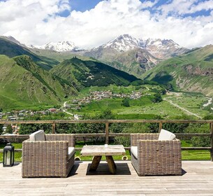 Kazbegi-Ananuri-Gudauri Sagenhafte Landschaften, Geschichte Gruppe