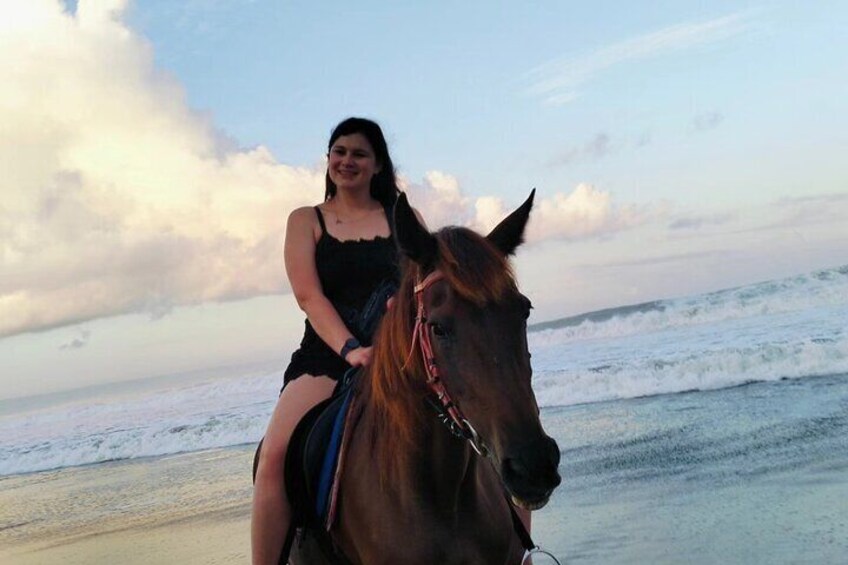 1 hour Bali Horse Riding saba beach Luxury experiance