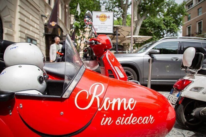 Christmas Lights Panoramic Vespa Sidecar Tour