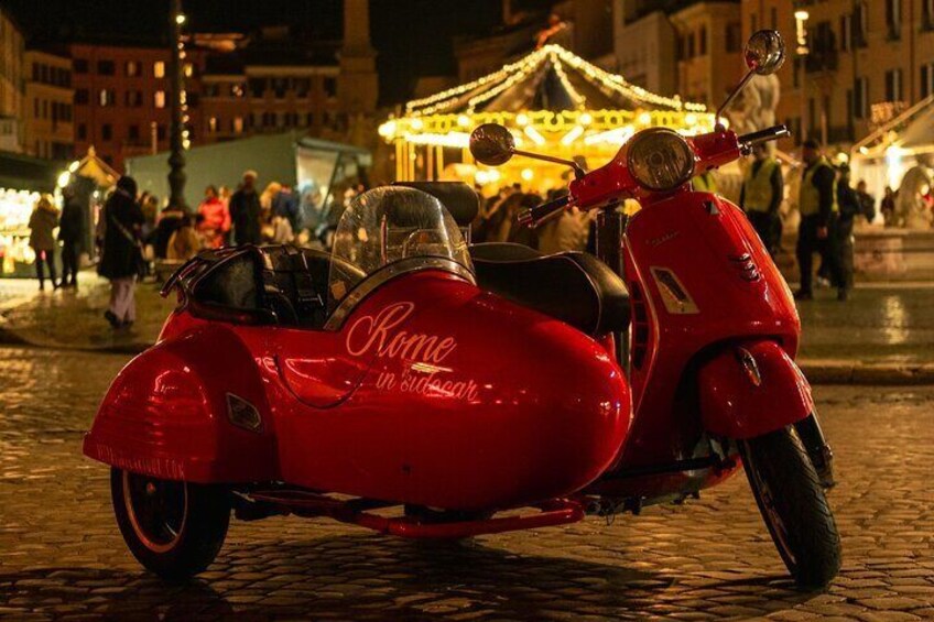 Christmas Lights Panoramic Vespa Sidecar Tour