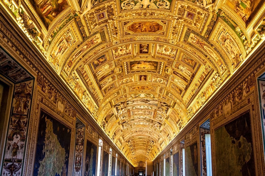 Vatican Ticket & Mobile Audio Tour: Sistine Chapel, St. Peter's, Museums