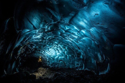 Jökulsárlón: Glacier Hike to a Remote Ice Cave