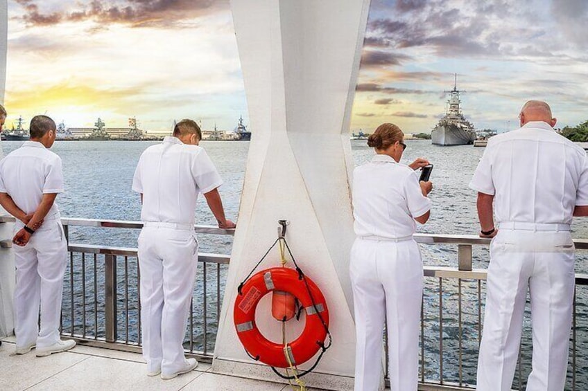 Tribute to Pearl Harbor Arizona Memorial and Honolulu City Tour