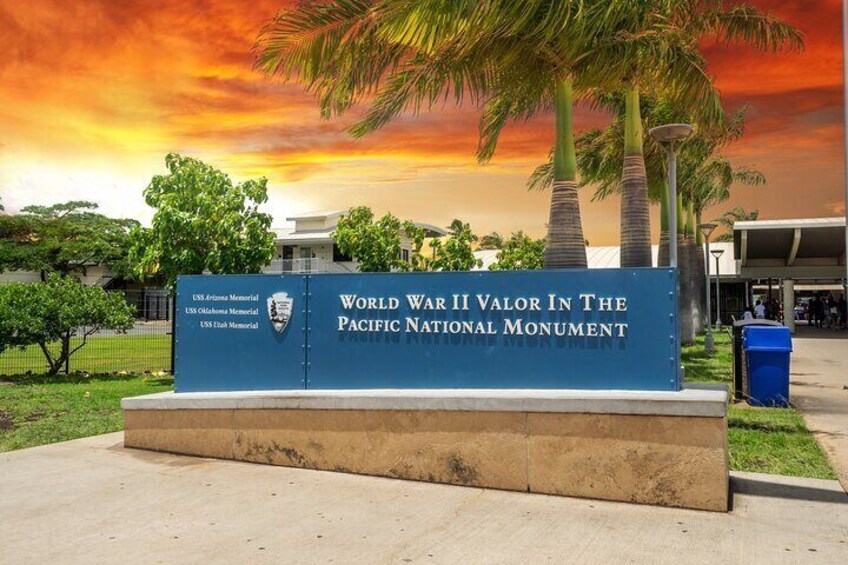 Tribute to Pearl Harbor Arizona Memorial and Honolulu City Tour