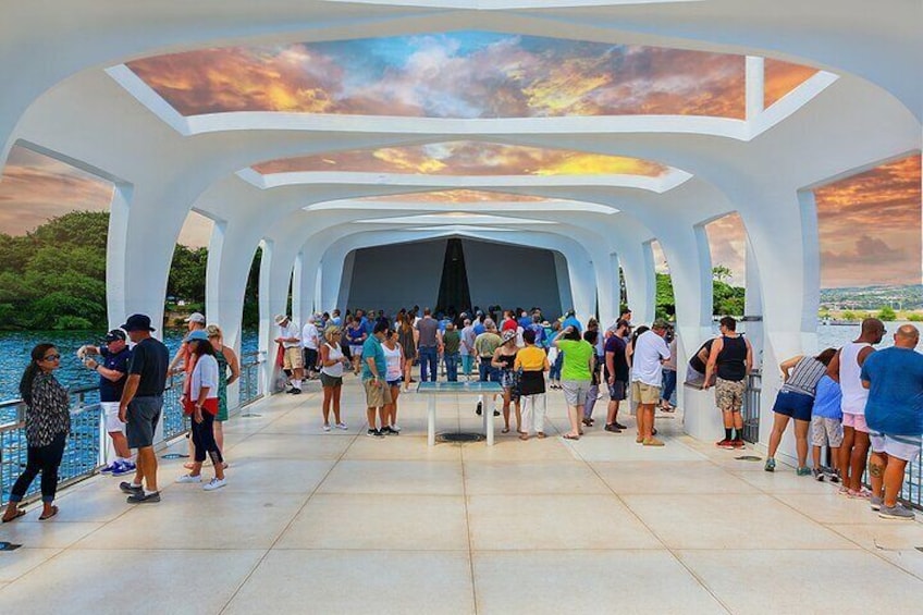 Tribute to Pearl Harbor Arizona Memorial and Honolulu City Tour