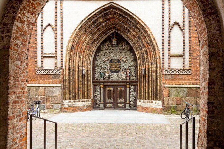 Stralsund Old Town Walking Tour, St Mary's Church with Guide
