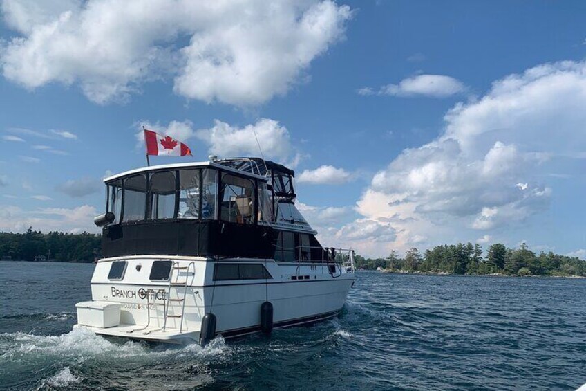Private 1.5 hour 1000 Islands Cruise for up to 10 people