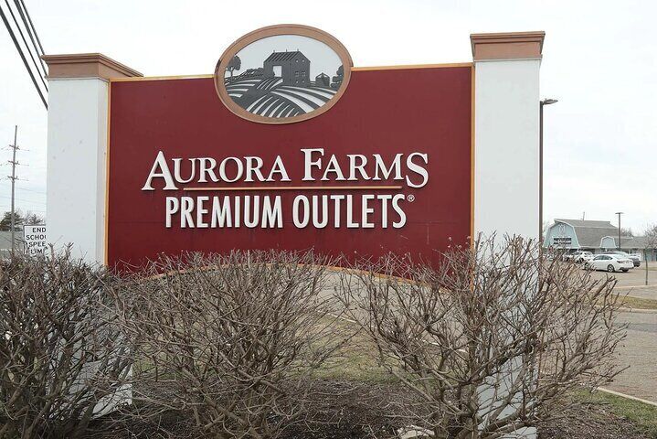 Outlet store shop aurora farms