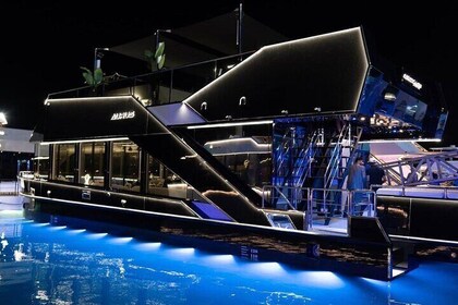 4 Hours Luxury Private Houseboat Tour