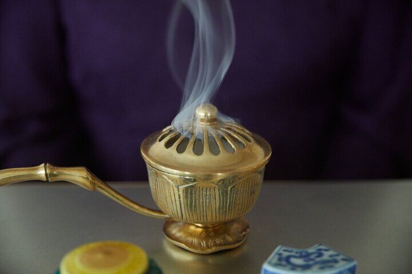 Classical Japanese Incense Burner 