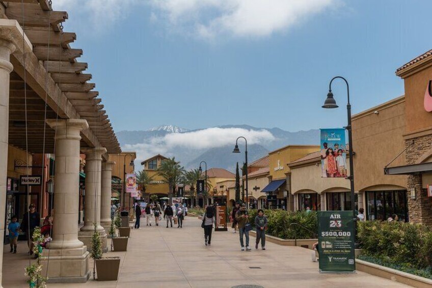 Private Shopping Tour from Palm Springs to Desert Hills Outlets